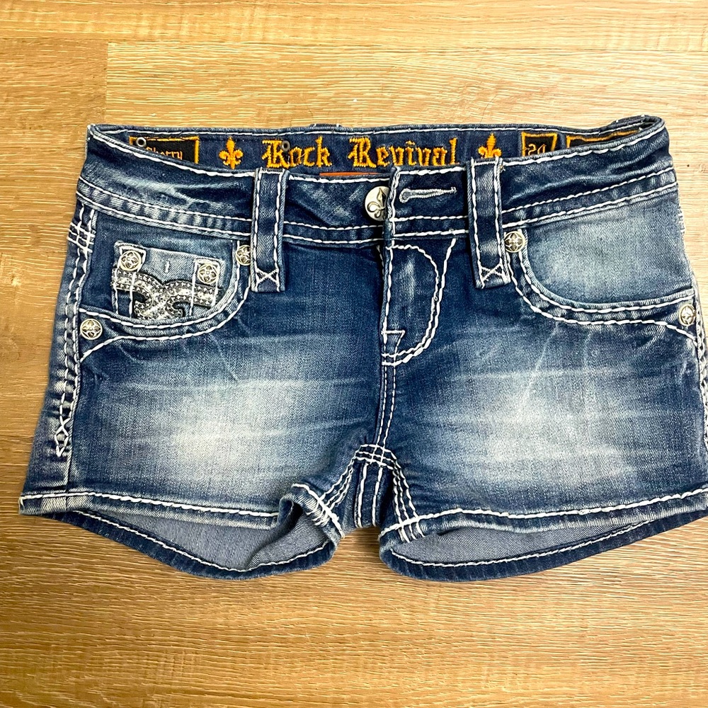 Rock Revival Shorts Size 24